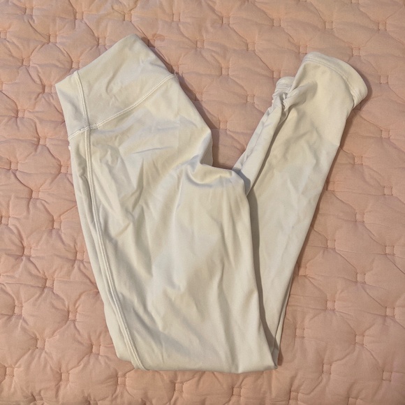 White lululemon capri pant - Picture 1 of 3